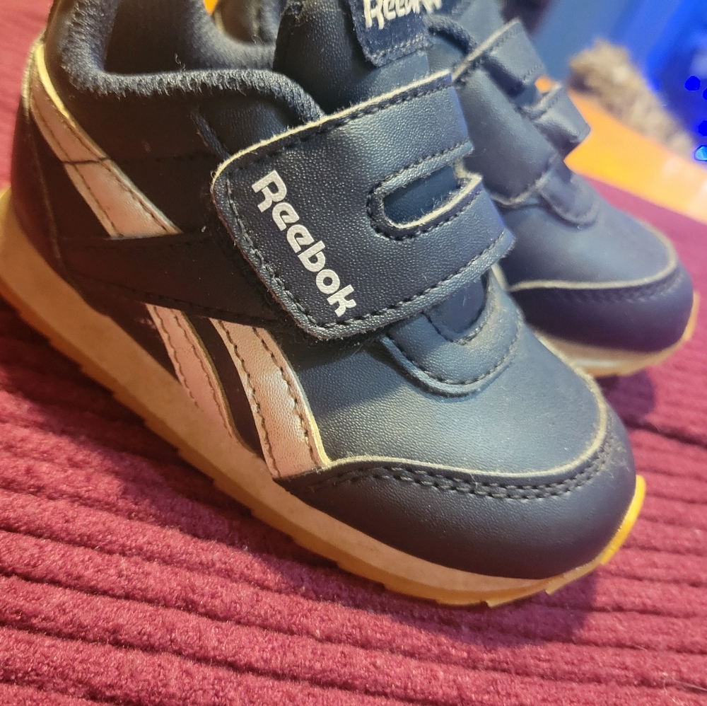 Brand new never worn reebok shoes